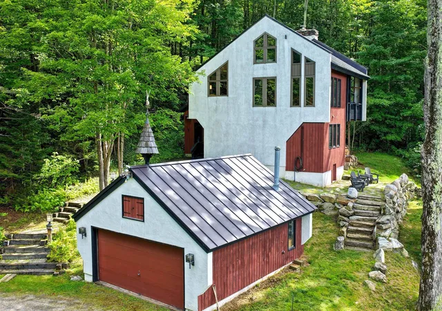 Photo 1 of Single family home for sale at 152 Great Hawk Rd, Rochester, VT 05767 | MLS# 5109527 | Listing updated on 2026-09-13