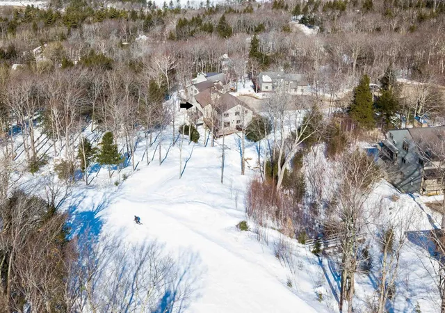 Photo 2 of Townhouse for sale at 31 Ammonoosuc Dr, Bartlett, NH 03812 | MLS# 5109530 | Listing updated on 2026-09-13