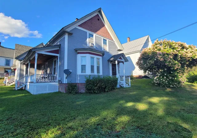 Photo 1 of Single family home for sale at 622 Central St, Franklin, NH 03235 | MLS# 5109533 | Listing updated on 2026-10-01