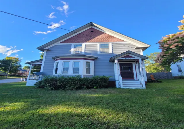 Photo 2 of Single family home for sale at 622 Central St, Franklin, NH 03235 | MLS# 5109533 | Listing updated on 2026-10-01