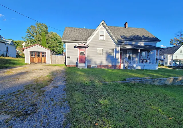 Photo 3 of Single family home for sale at 622 Central St, Franklin, NH 03235 | MLS# 5109533 | Listing updated on 2026-10-01