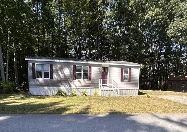 Photo 1 of Manufactured home for sale at 25 3rd Street, Barrington, NH 03825 | MLS# 5109558 | Listing updated on 2026-09-29