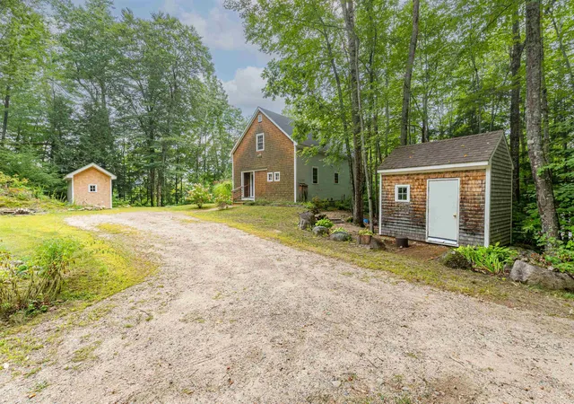 Photo 1 of Single family home for sale at 184 Mountain View Ests Rd, Tamworth, NH 03886 | MLS# 5109572 | Listing updated on 2026-10-14