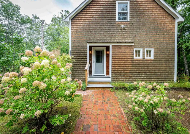 Photo 2 of Single family home for sale at 184 Mountain View Ests Rd, Tamworth, NH 03886 | MLS# 5109572 | Listing updated on 2026-10-14