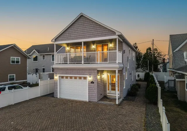 Single family home for sale at 562 Nashua St, Seabrook, NH 03874 | MLS# 5109579