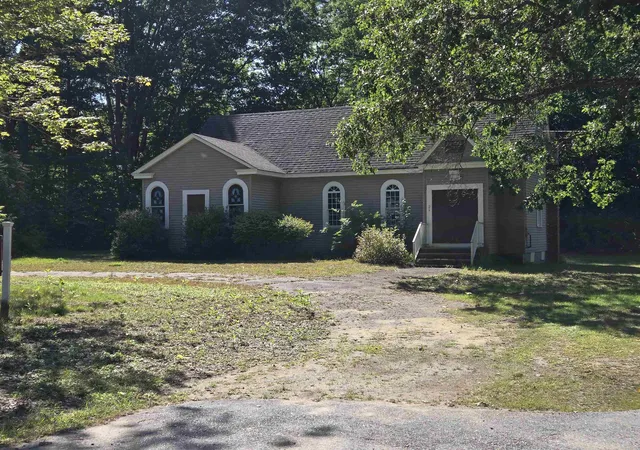 Photo 2 of Single family home for sale at 26 S Sulloway St, Franklin, NH 03235 | MLS# 5109596 | Listing updated on 2026-09-28