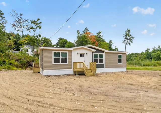Photo 3 of Sale Pending at 9 Loring Ave, Farmington, NH 03835 | MLS# 5109608 | Listing updated on 2026-10-06