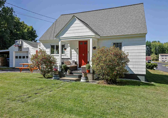 Photo 1 of Single family home for sale at 48 Lilac St, Concord, NH 03303 | MLS# 5109622 | Listing updated on 2026-10-07