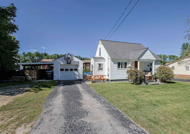 Photo 3 of Single family home for sale at 48 Lilac St, Concord, NH 03303 | MLS# 5109622 | Listing updated on 2026-10-07