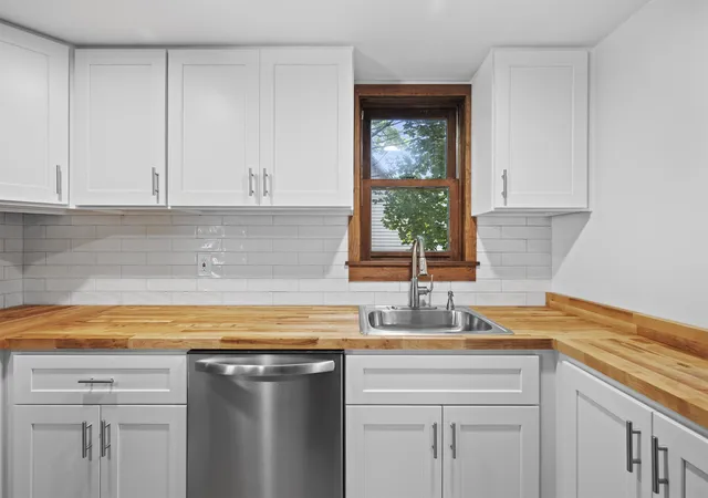 Photo 3 of Single family home for sale at 675 Central St, Franklin, NH 03235 | MLS# 5109639 | Listing updated on 2026-09-14