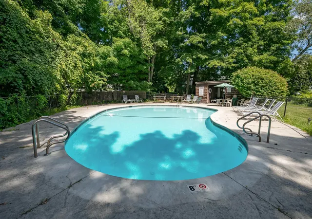 Photo 39 of Townhouse for sale at 7 Midridge Cir, Londonderry, NH 03053 | MLS# 5109703 | Listing updated on 2026-10-09