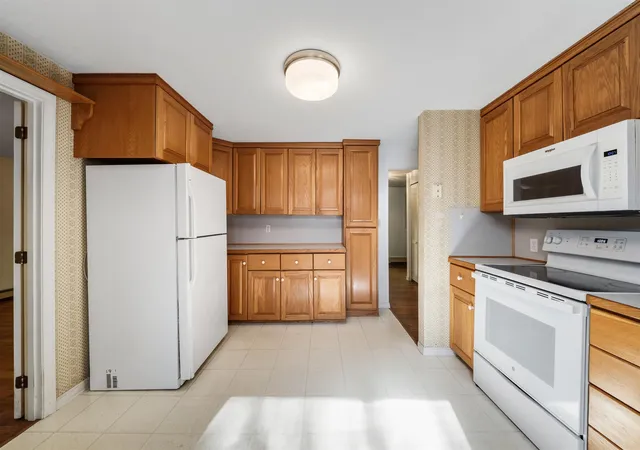 Photo 2 of Single family home for sale at 14 Denbow Rd, Durham, NH 03824 | MLS# 5109760 | Listing updated on 2026-10-18