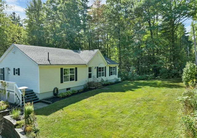 Photo 3 of Single family home for sale at 80 Quaker Rd, New Durham, NH 03855 | MLS# 5109779 | Listing updated on 2026-09-29