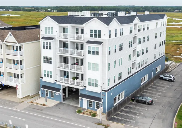 Photo 2 of Sale Pending at 435 Ocean Blvd #405, Hampton, NH 03842 | MLS# 5109790 | Listing updated on 2026-10-13
