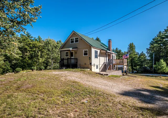 Photo 1 of Single family home for sale at 8 Eliot Dr, Wakefield, NH 03830 | MLS# 5109831 | Listing updated on 2026-10-27