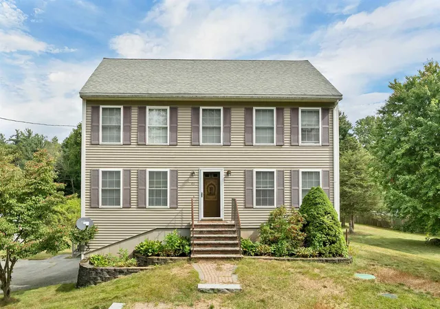 Photo 1 of Single family home for sale at 43 Cross St, Salem, NH 03079 | MLS# 5109861 | Listing updated on 2026-10-22