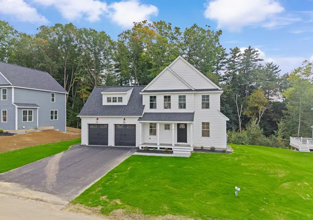Photo 2 of Single family home for sale at 3 Cortland St, Hooksett, NH 03106 | MLS# 5109878 | Listing updated on 2026-10-07