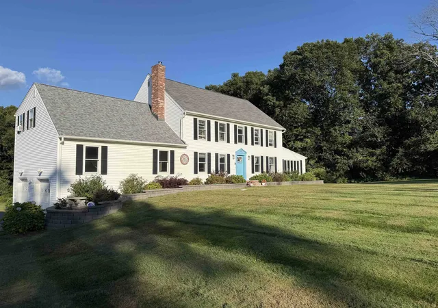 Photo 1 of Single family home for sale at 163 Exeter Rd, Hampton Falls, NH 03844 | MLS# 5109893 | Listing updated on 2026-10-12
