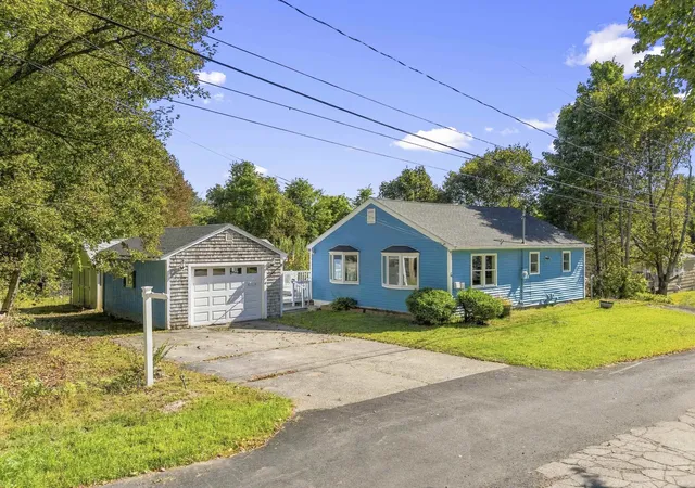 Photo 1 of Sale Pending at 4 Pearl St, Somersworth, NH 03878 | MLS# 5109910 | Listing updated on 2026-10-01