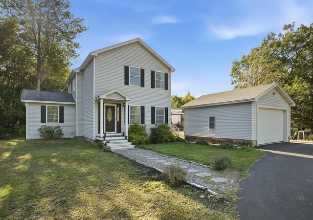 Photo 3 of Single family home for sale at 3 Clearwood Ln, Northfield, NH 03276 | MLS# 5109951 | Listing updated on 2026-10-03