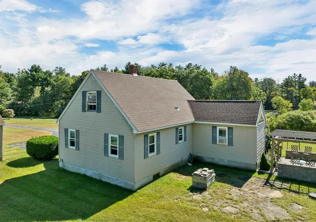 Photo 3 of Sale Pending at 133 High St, Boscawen, NH 03303 | MLS# 5109952 | Listing updated on 2026-09-20