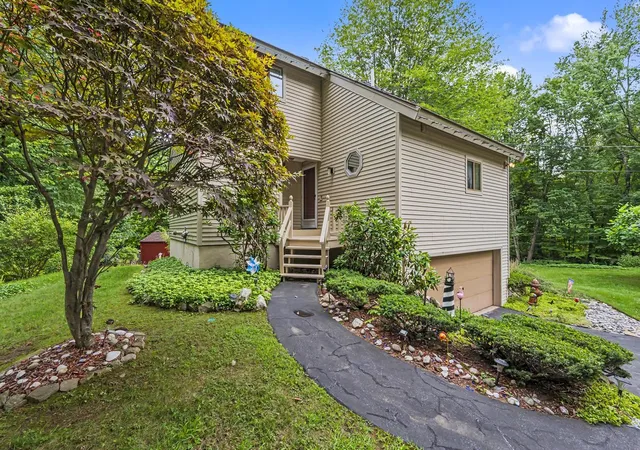 Photo 2 of Single family home for sale at 25 Cunningham Dr, Derry, NH 03038 | MLS# 5109953 | Listing updated on 2026-10-04