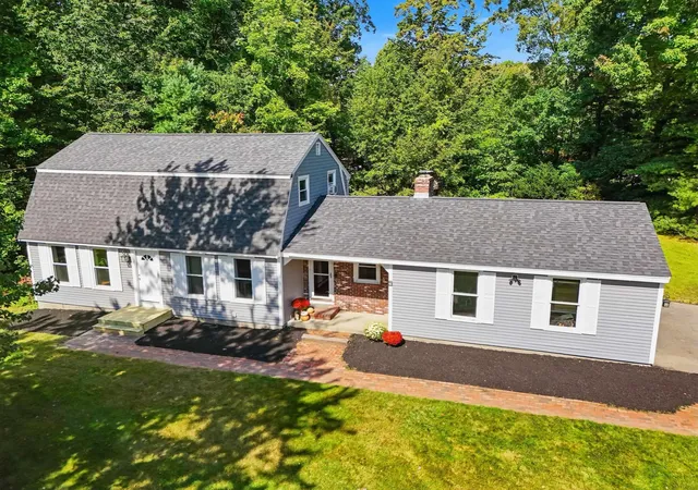 Photo 2 of Single family home for sale at 5 Arrowhead Rd, Derry, NH 03038 | MLS# 5109986 | Listing updated on 2026-09-23