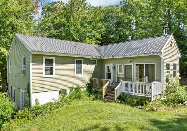Single family home for sale at 76 I St, Conway, NH 03818 | MLS# 5109987