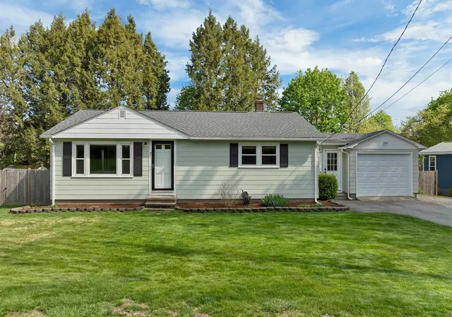 Photo 1 of Single family home for sale at 7 Pleasant St, Merrimack, NH 03054 | MLS# 5110001 | Listing updated on 2026-10-22