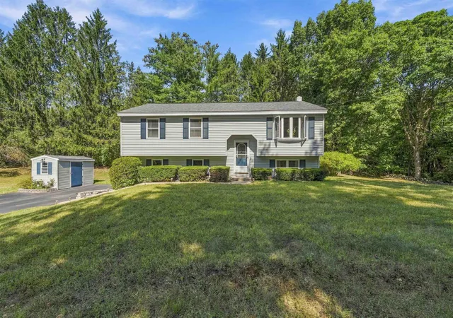 Photo 1 of Single family home for sale at 7 Bancroft Rd, Londonderry, NH 03053 | MLS# 5110017 | Listing updated on 2026-10-09