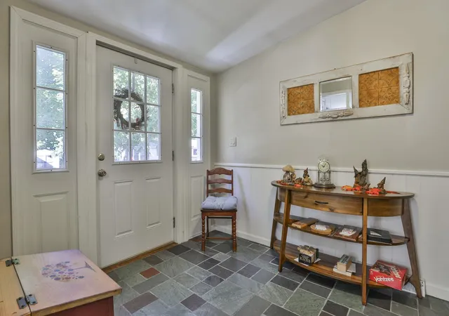Photo 3 of Sale Pending at 8 Aberdeen Dr, Stratham, NH 03885 | MLS# 5110021 | Listing updated on 2026-09-25