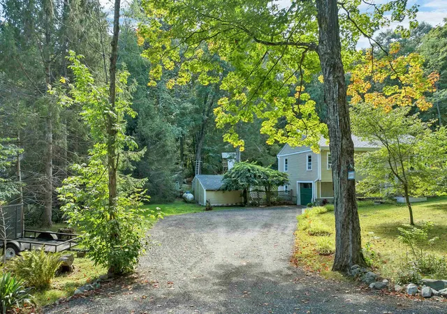 Photo 2 of Single family home for sale at 33 Gale Village Rd, Newton, NH 03858 | MLS# 5110032 | Listing updated on 2026-09-20
