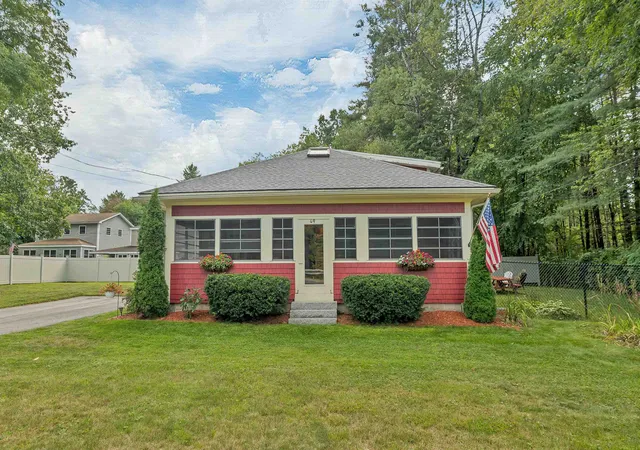 Photo 1 of Single family home for sale at 49 River Rd, Concord, NH 03303 | MLS# 5110034 | Listing updated on 2026-10-14