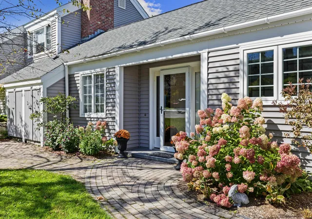 Photo 2 of Sale Pending at 112 Hilltop Pl #112, New London, NH 03257 | MLS# 5110073 | Listing updated on 2026-09-20
