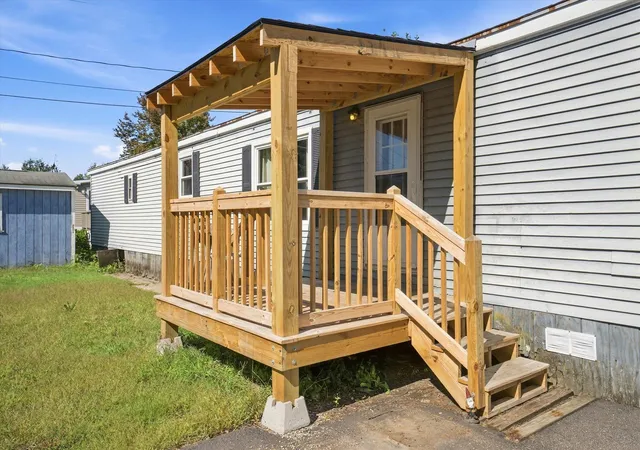 Photo 3 of Sale Pending at 33 Longmeadow Dr, Concord, NH 03301 | MLS# 5110077 | Listing updated on 2026-10-05
