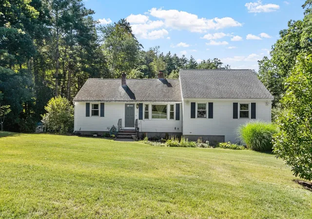 Photo 1 of Sale Pending at 17 Bridle Brg Rd, Windham, NH 03087 | MLS# 5110086 | Listing updated on 2026-10-09