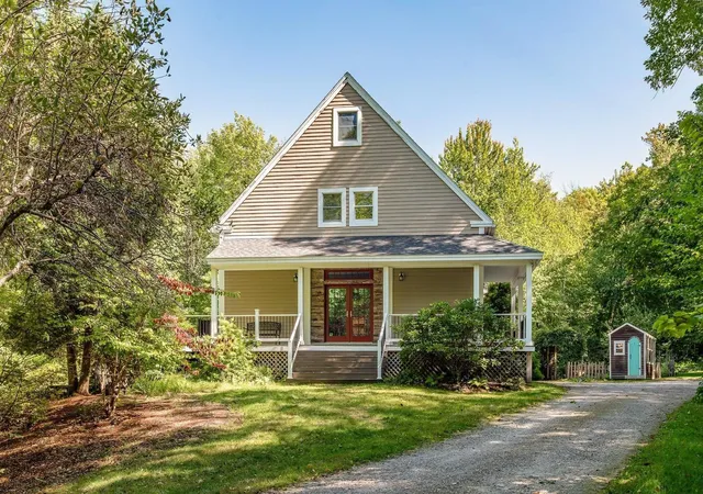 Single family home for sale at 135 Mountain Rd, Deerfield, NH 03037 | MLS# 5110170
