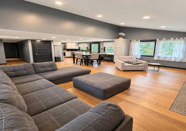 Photo 3 of Single family home for sale at 105 Oakwood Dr, South Burlington, VT 05403 | MLS# 5110178 | Listing updated on 2026-09-29