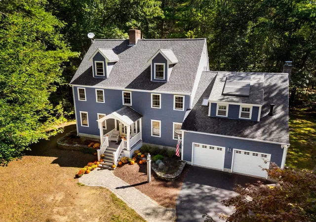 Photo 1 of Sale Pending at 370 Fw Hartford Dr, Portsmouth, NH 03801 | MLS# 5110195 | Listing updated on 2026-10-26