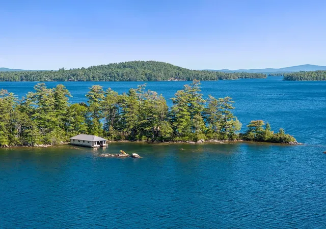 Photo 1 of Single family home for sale at 21 Clark Dr, Meredith, NH 03253 | MLS# 5110196 | Listing updated on 2026-10-02