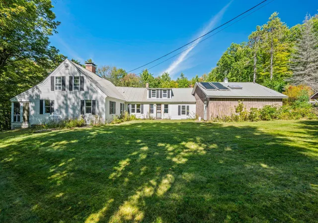 Photo 3 of Single family home for sale at 1025 Hurricane Mountain Rd, North Conway, NH 03812 | MLS# 5110283 | Listing updated on 2026-10-02