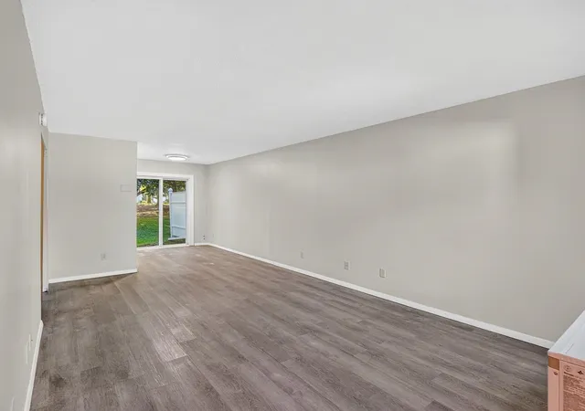 Photo 3 of Townhouse for sale at F5 Grandview Dr, South Burlington, VT 05403 | MLS# 5110285 | Listing updated on 2026-09-22