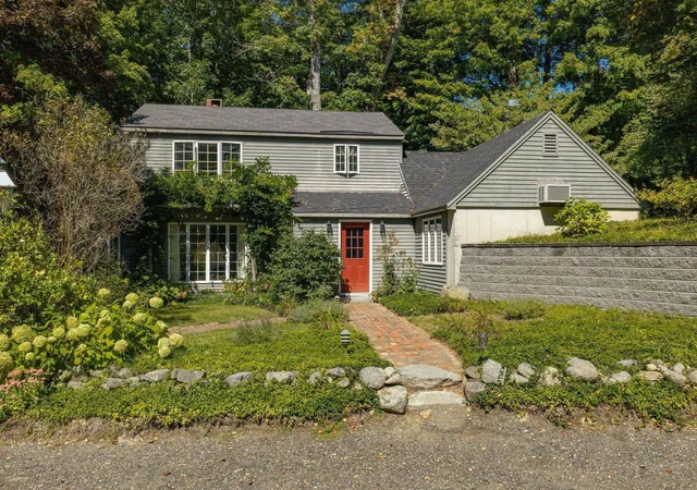 Photo 2 of Single family home for sale at 172 Packers Fls Rd, Durham, NH 03824 | MLS# 5110296 | Listing updated on 2026-09-18