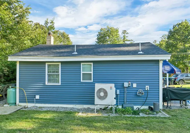 Photo 2 of Single family home for sale at 614 Collettes Grv Rd, Derry, NH 03038 | MLS# 5110352 | Listing updated on 2026-09-28