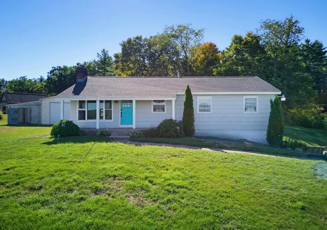 Photo 3 of Single family home for sale at 245 Buck St, Pembroke, NH 03275 | MLS# 5110361 | Listing updated on 2026-09-24