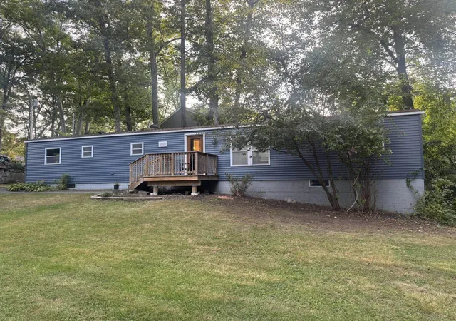 Photo 3 of Single family home for sale at 6 Chase St, Salem, NH 03079 | MLS# 5110368 | Listing updated on 2026-10-14