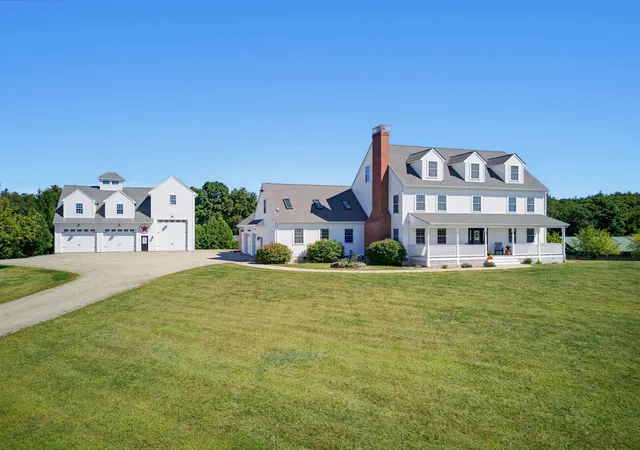 Photo 1 of Single family home for sale at 124 Bush Hl Rd, Hudson, NH 03051 | MLS# 5110374 | Listing updated on 2026-09-19