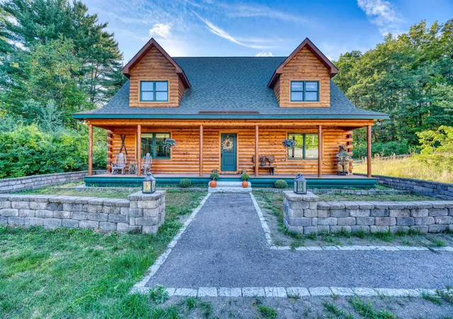 Single family home for sale at 820 Main St, Andover, NH 03216 | MLS# 5110379