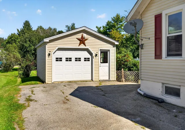 Photo 3 of Single family home for sale at 13 Vernon St, Rutland, VT 05701 | MLS# 5110390 | Listing updated on 2026-10-19