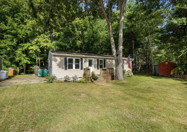 Photo 2 of Manufactured home for sale at 50 Judith St, Danville, NH 03819 | MLS# 5110396 | Listing updated on 2026-10-01